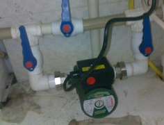 裝個(gè)地?zé)嵫h(huán)泵，暖氣一開家里24小時(shí)都不冷！